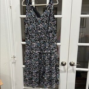 Black and White Sleeveless V-Neck Midi Sundress